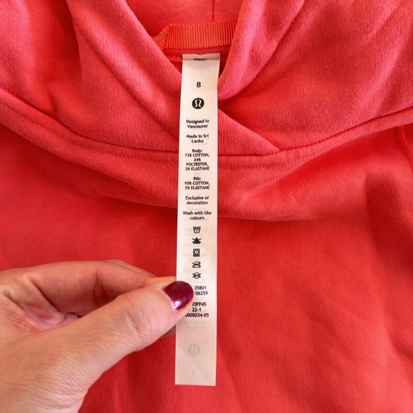 NWT lululemon loungeful cropped hoodie - Picture 3 of 5